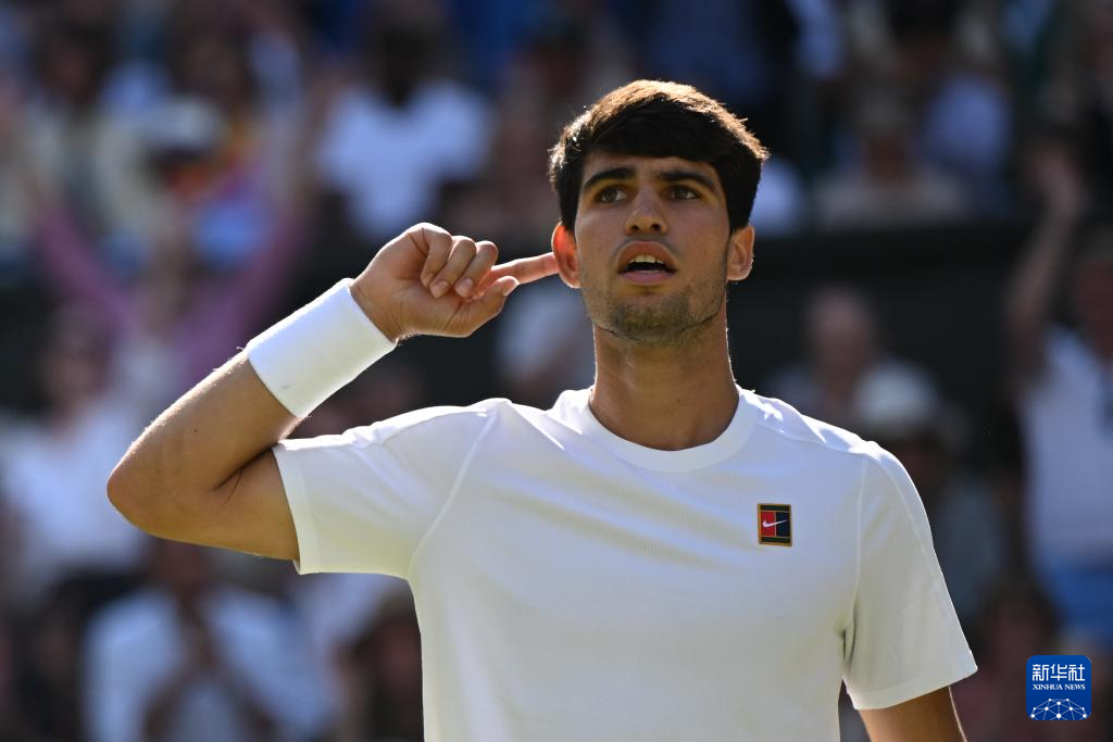 温网鏖战联合杯，辛纳扛起全队