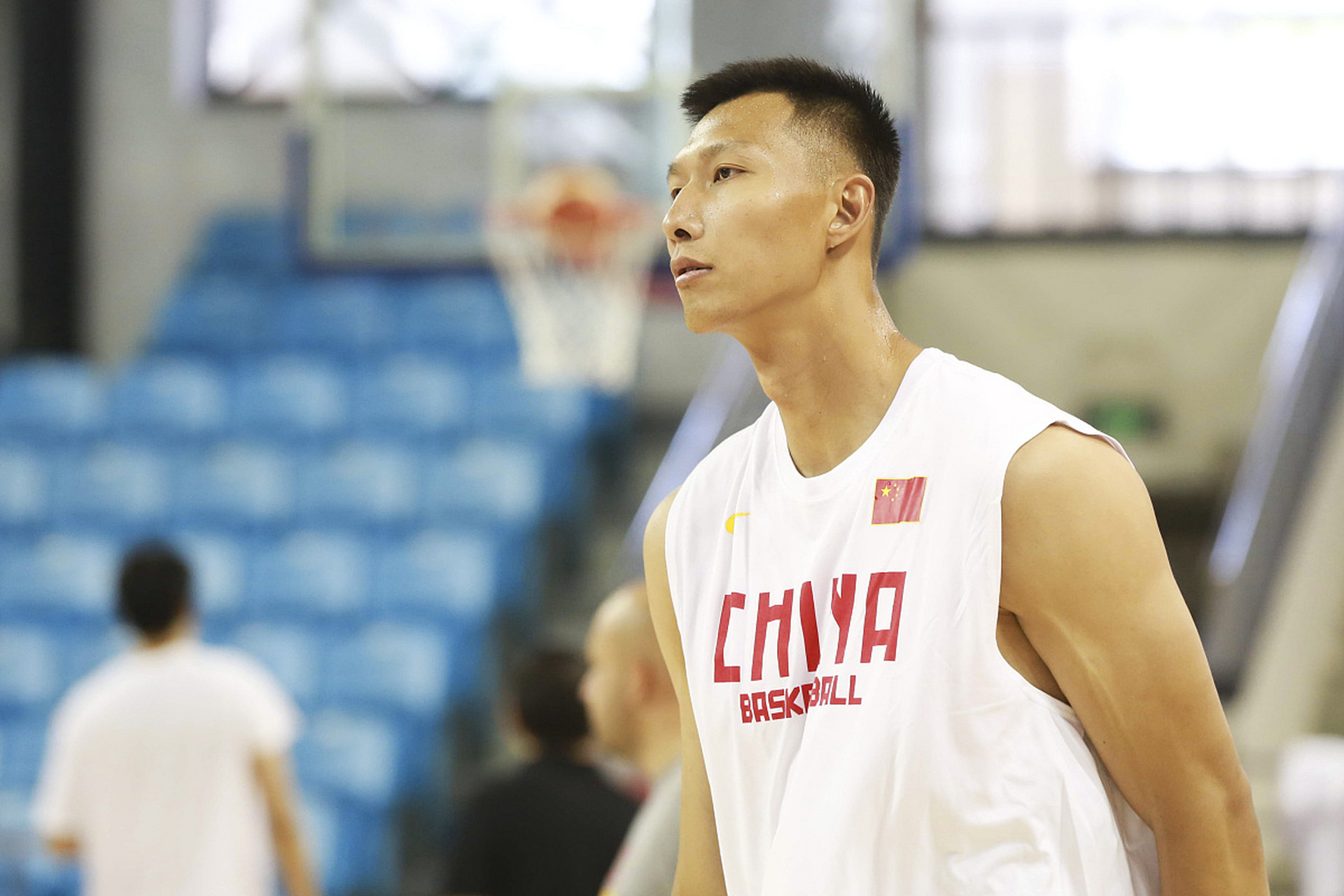 关于魔术绝杀勇士，易建联点燃赛场的信息