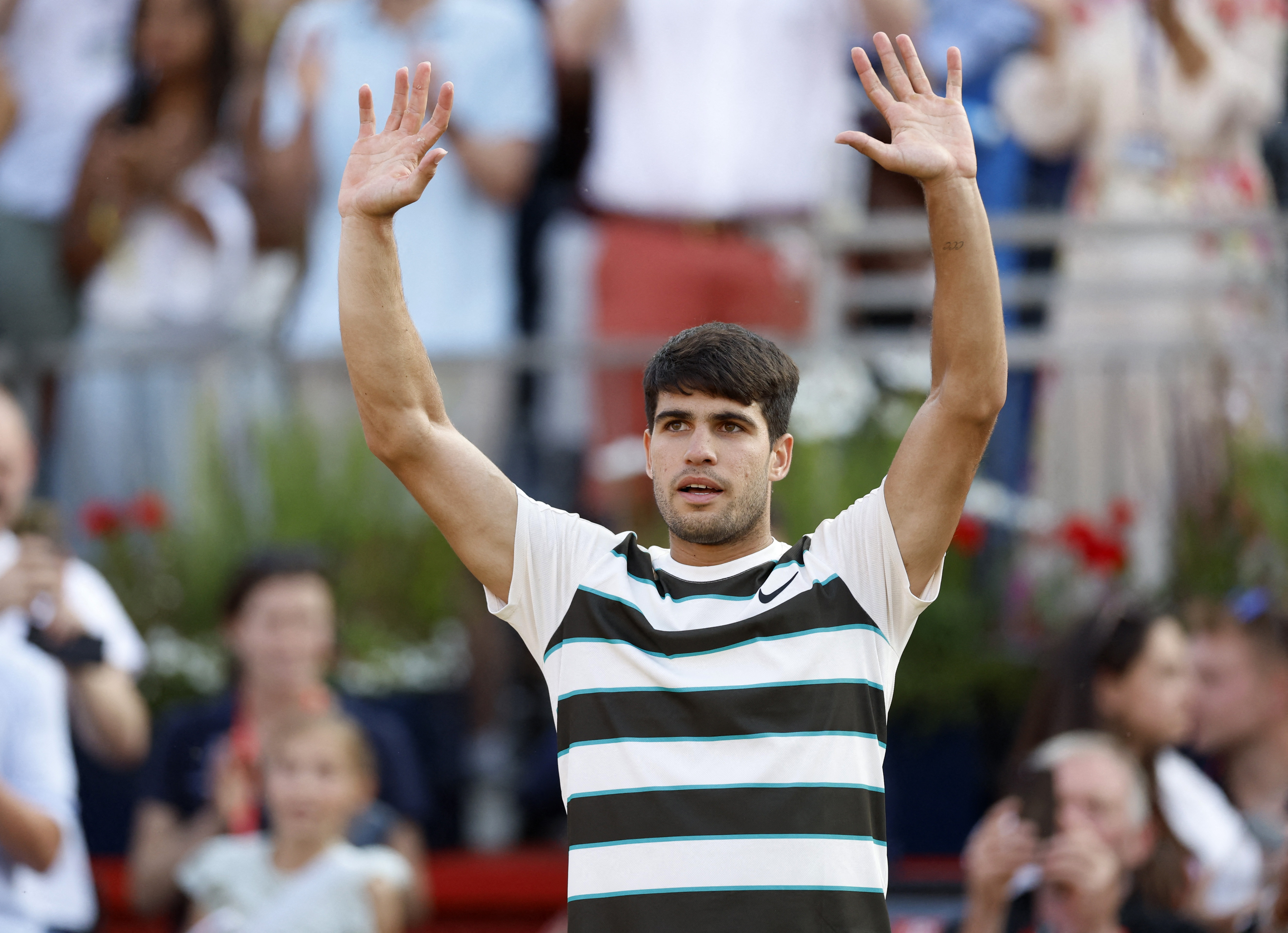 开云体育登录-拉沃尔杯逆转联合杯，阿尔卡拉斯高光表现