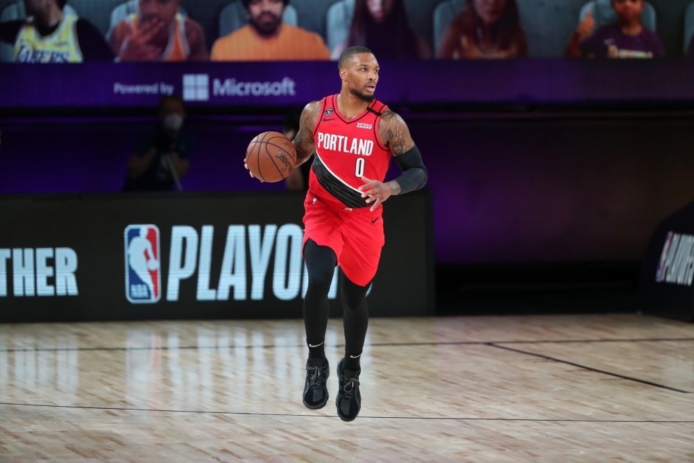 天津队横扫湖人，利拉德状态火热